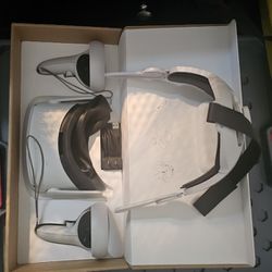 Oculus Quest 2 With Upgraded Strap And Additional Silicone Face Covers