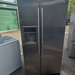 LG REFRIGERATOR running great