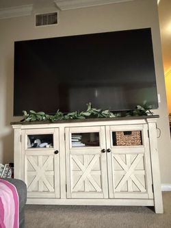 Tv console
