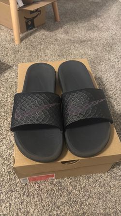 Nike slides