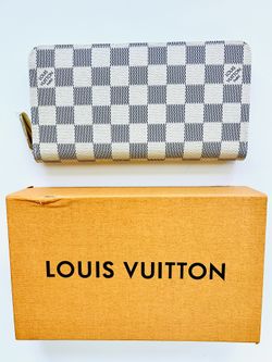 Brand New White And Gray Checked Wallet $75 Includes Box And Dust Bag