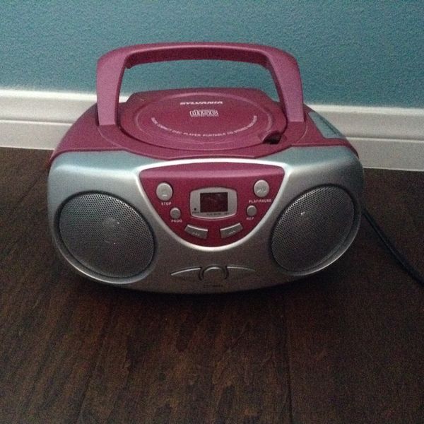 Sylvania Digital Compact Disc Player Portable CD Stereo Radio System