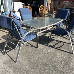 Nice Patio Table With 4 Chairs 