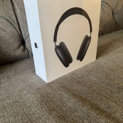 AirPods Maxes, Space Gray
