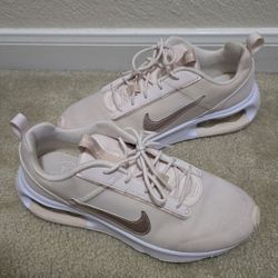 Size 10 Womens Nike Shoes