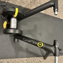 CycleOps Bicycle Trainer - Like New 