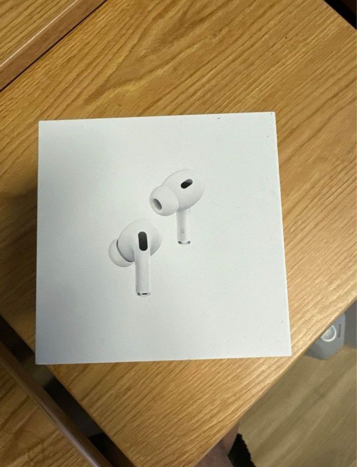 Airpods Pro 2nd Generation With Magsafe Charging Case