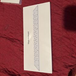 Apple magic keyboard (sealed never used)