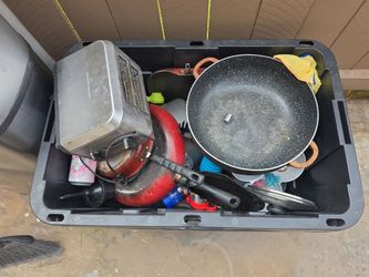 Pots,pans,toaster, kids waterbottles