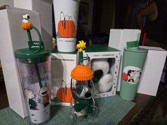 Starbucks x Peanuts Fall Collection 2026