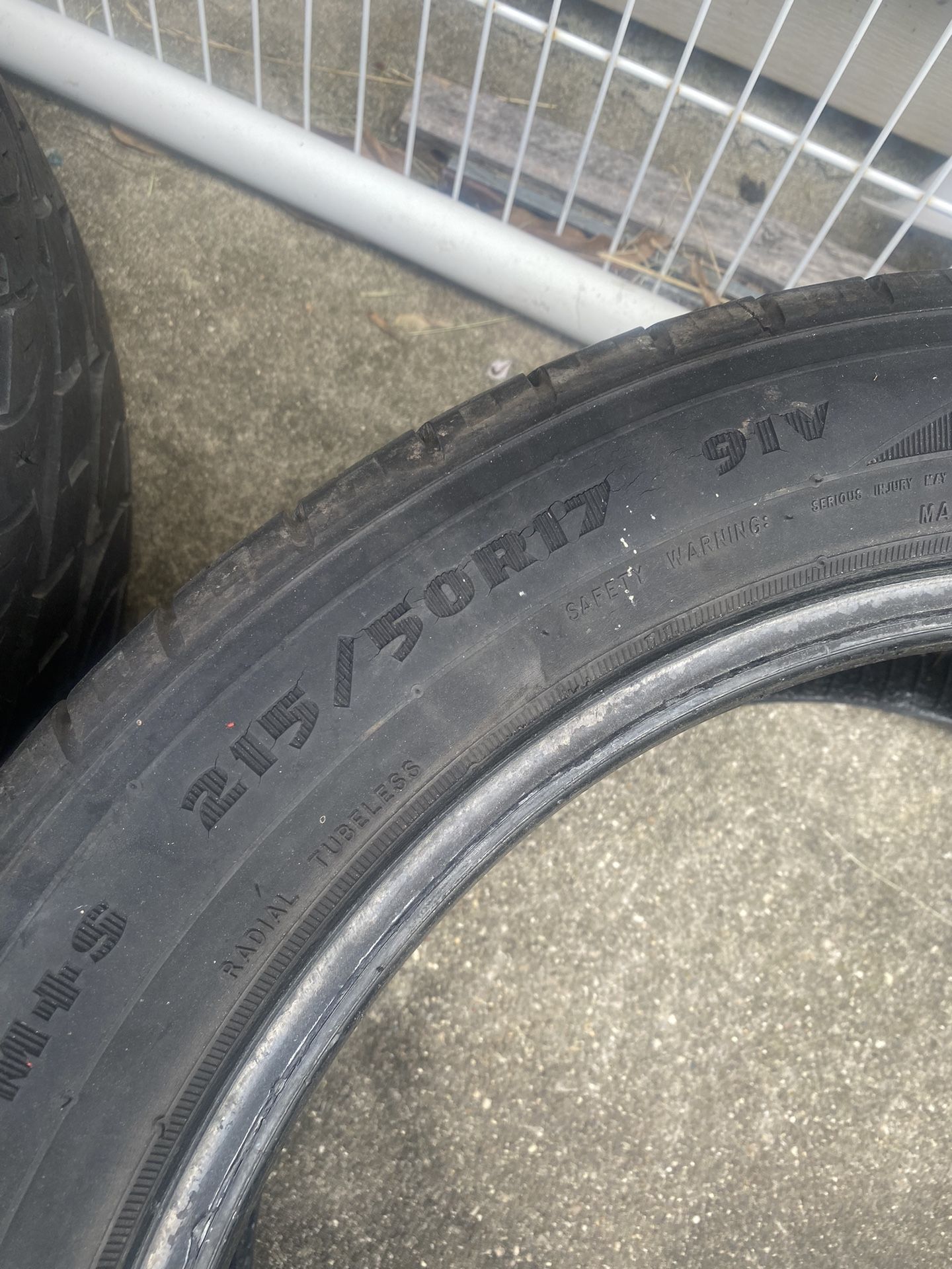 Tire 215/50/R17 Assurance