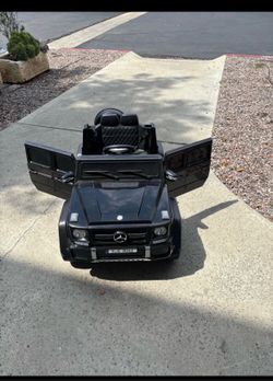 New Mercedes Maybach 12V Battery Powered Ride On Vehicle with Remote Control