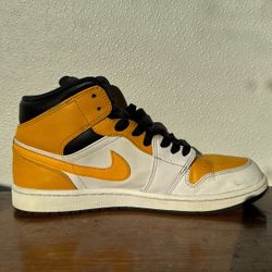 Jordan 1 MID Yellow White Black 