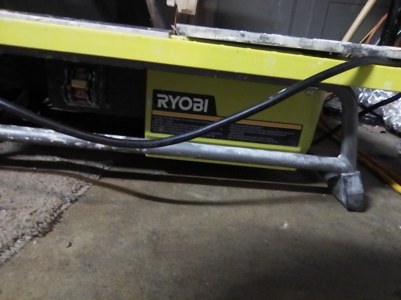 Ryobi  Tile Saw