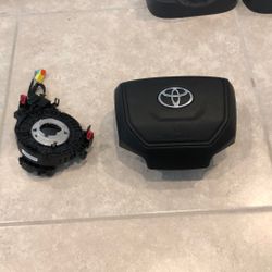 Toyota Tacoma 2025 Wheel Steering Airbag With O’clock Spring Like New