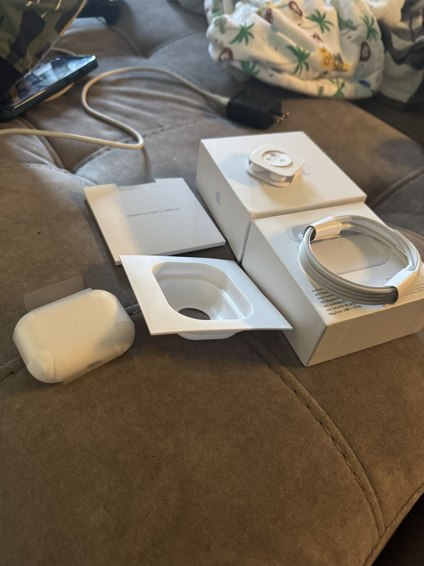 Airpods pro with MagSafeCharging Case