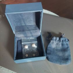 14kt White Gold Pearl Earrings