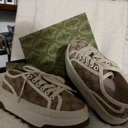 Women’s Gucci shoes