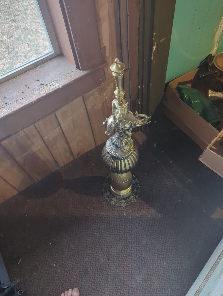 Brass Elephants Stand