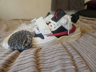 Travis Scott Jumpman Jack University red