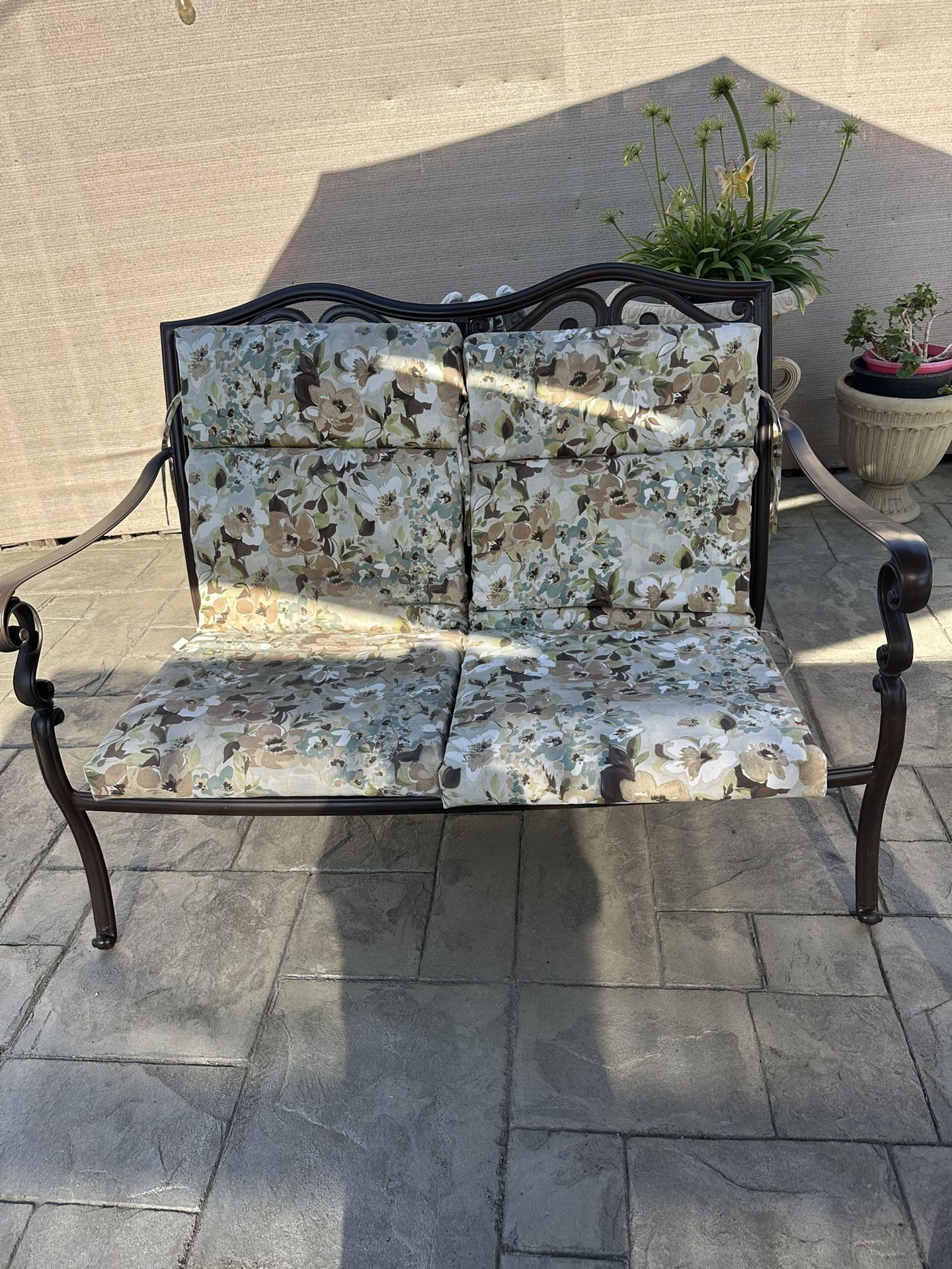 Vanca De Metal Y Cojines