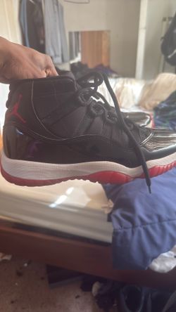 Air Jordan Bred 11 size 9