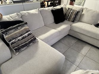 Cambri 2 Piece Sectional 