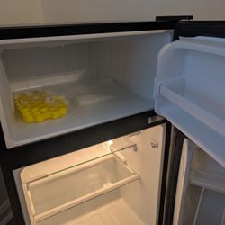 Whirpool Mini Fridge 