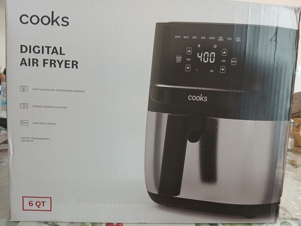 Digital Air Fryer, Brand Cooks, Model 22324, Capacity 6 Qt, Color Black and Silver