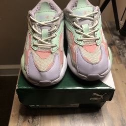 Toddler Pumas Size 7c