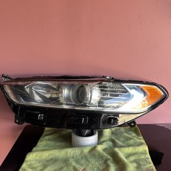 Ford Fusion 2013-2014-2015 Left Headlights Driver OEM Used