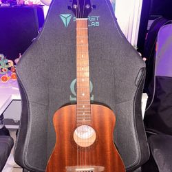 Travel Guitar With Style 