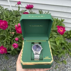 TAHARI Watch