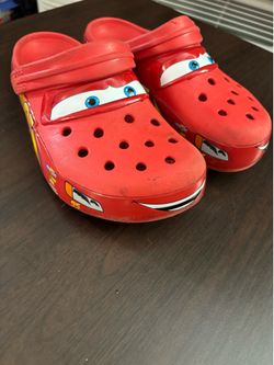 Lightning, McQueen crocs size 6 in men 8 in women
