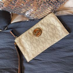 Mk Wristlet 