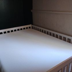 Full Size Mattress With Floor Bed 