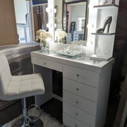 Beautiful brand new Vanity 