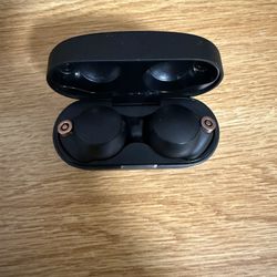 Sony WF-1000XM4 wireless earbuds