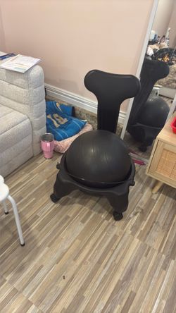 Yoga ball/balance chair