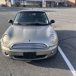 2010 MINI COOPER w/ 6 SPEED MANUAL 