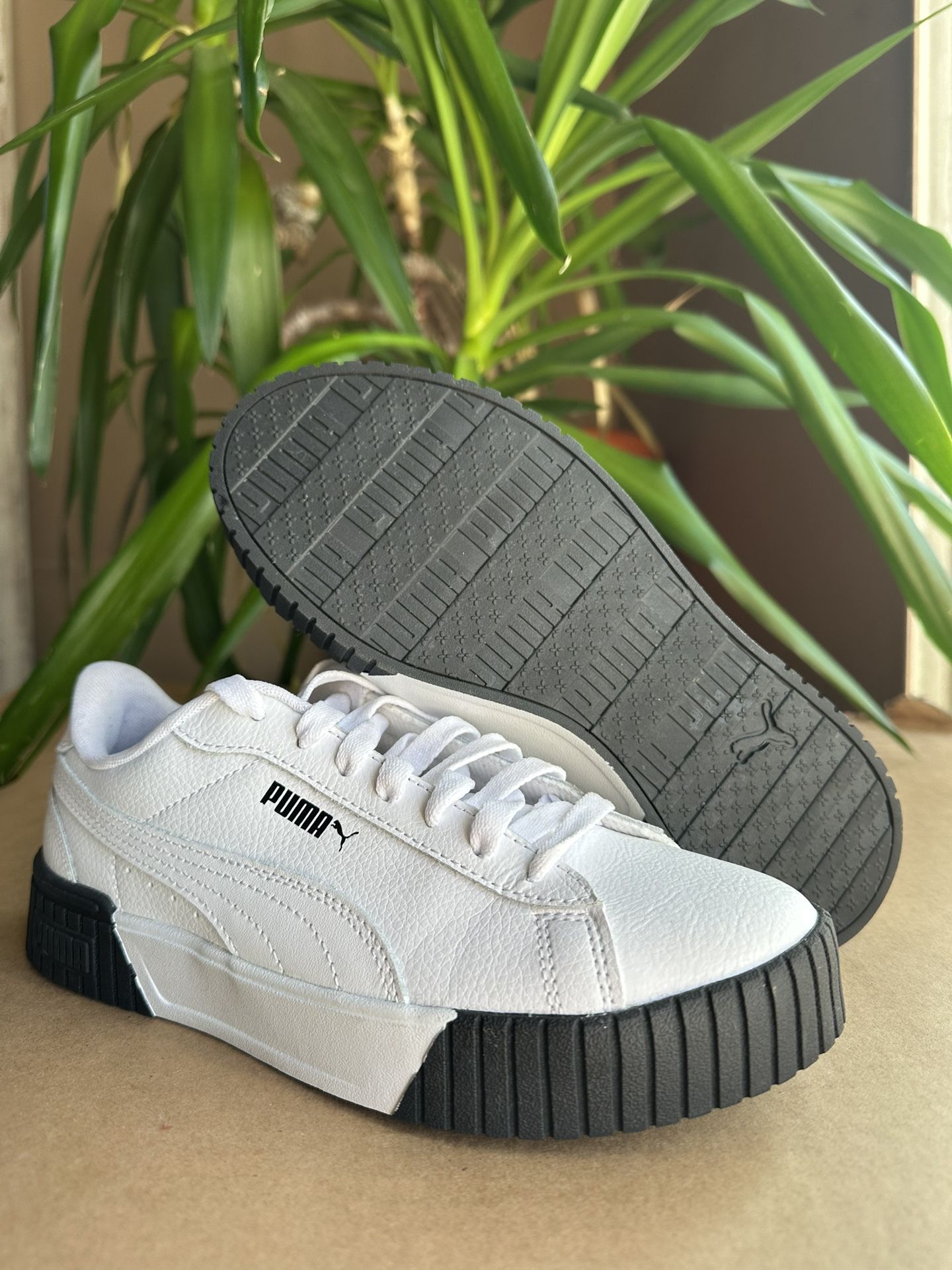 Women’s Size 7.5 Puma Sneaker Tennis Shoes 80’s Style
