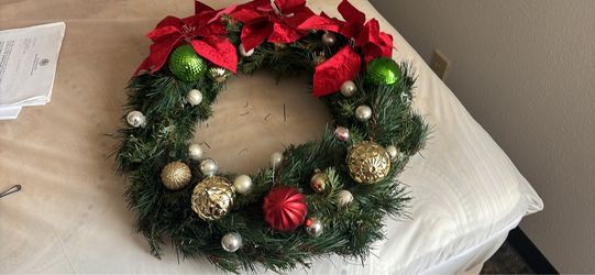HANDMADE CHRISTMAS WREATH – $30 🎄
