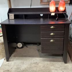 Desk $60 (FINN HILL)