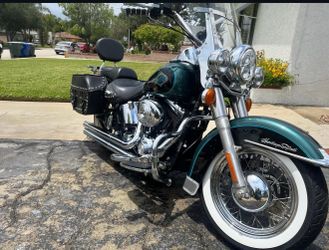 2000 Harley Davidson heritage softail classic.