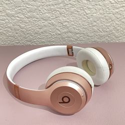 LIKE NEW Pink Beats Solo3 