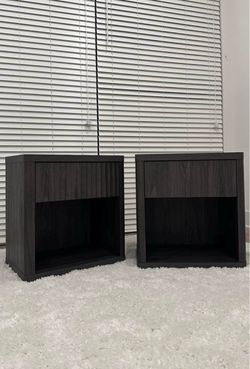2 nightstands