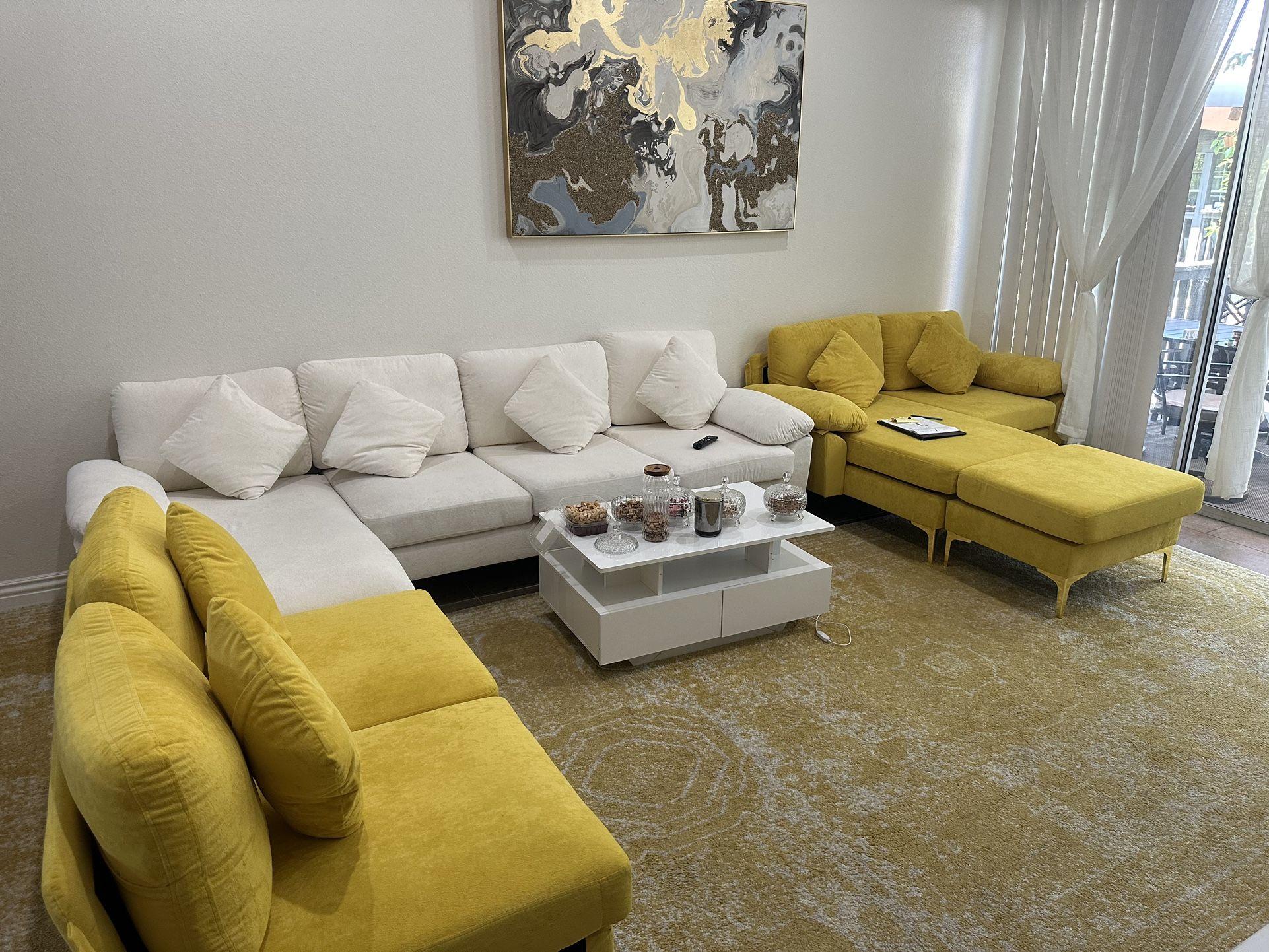Sofa couchs ( Available In White And Yellow)