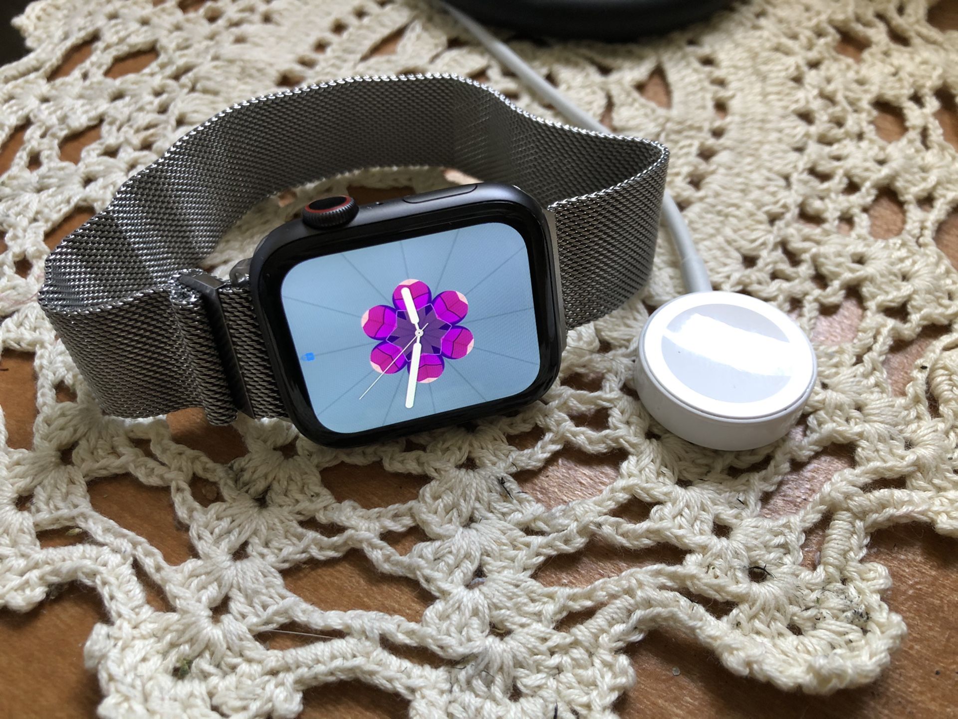 Apple Watch 4 with Cellular 44mm Space Grey