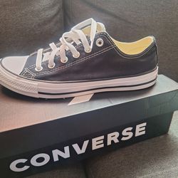 Convers unisexs  men 7 womens 9 new