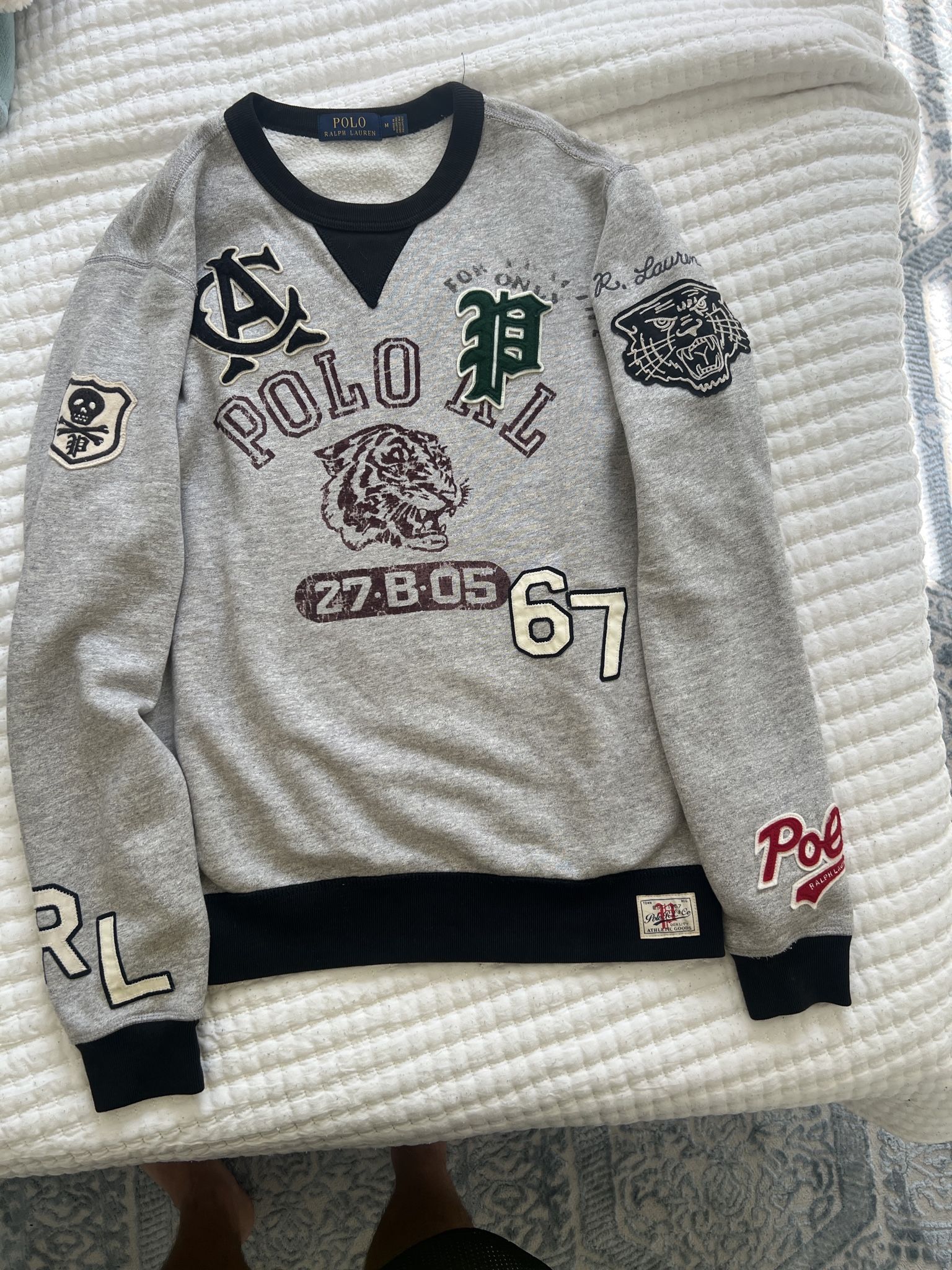 Polo Ralph Lauren, gray sweater patches size medium